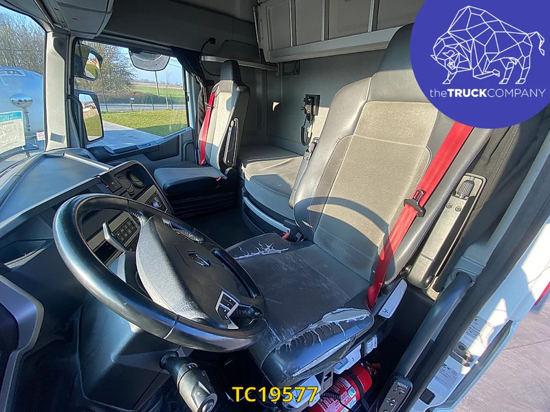 Cabeza tractora Renault T 460: foto 9
