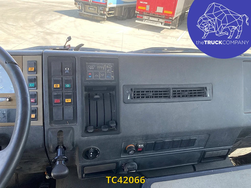 MAN F 2000 19.272 - Camión portacontenedore/ Intercambiable: foto 5 MAN F 2000 19.272 - Camión portacontenedore/ Intercambiable: foto 5