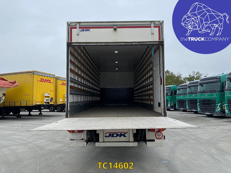 Camión caja cerrada Mercedes-Benz Antos 1827: foto 8