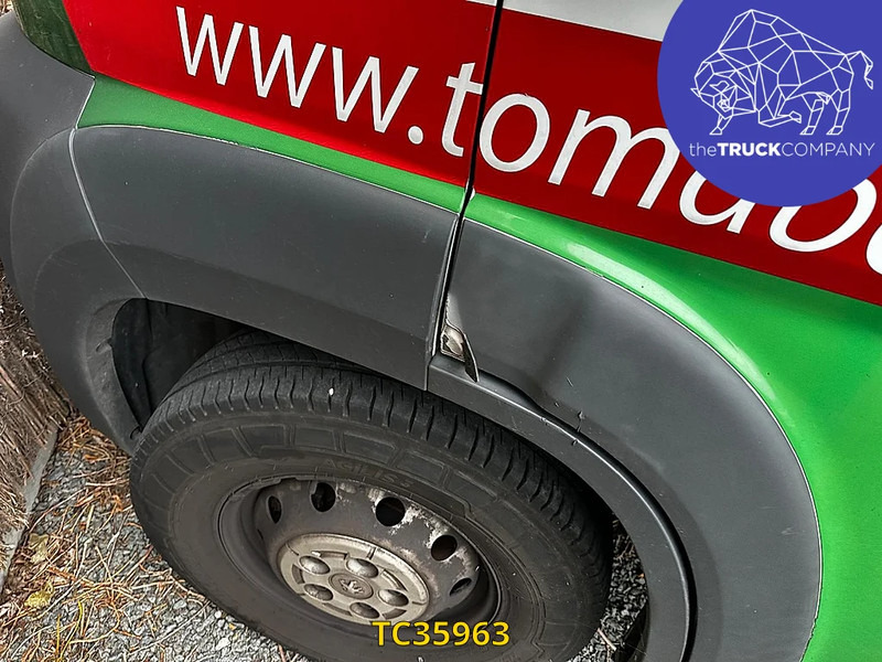 Peugeot Boxer 2.0 HDI BOX + LIFT - Furgoneta caja cerrada: foto 4 Peugeot Boxer 2.0 HDI BOX + LIFT - Furgoneta caja cerrada: foto 4