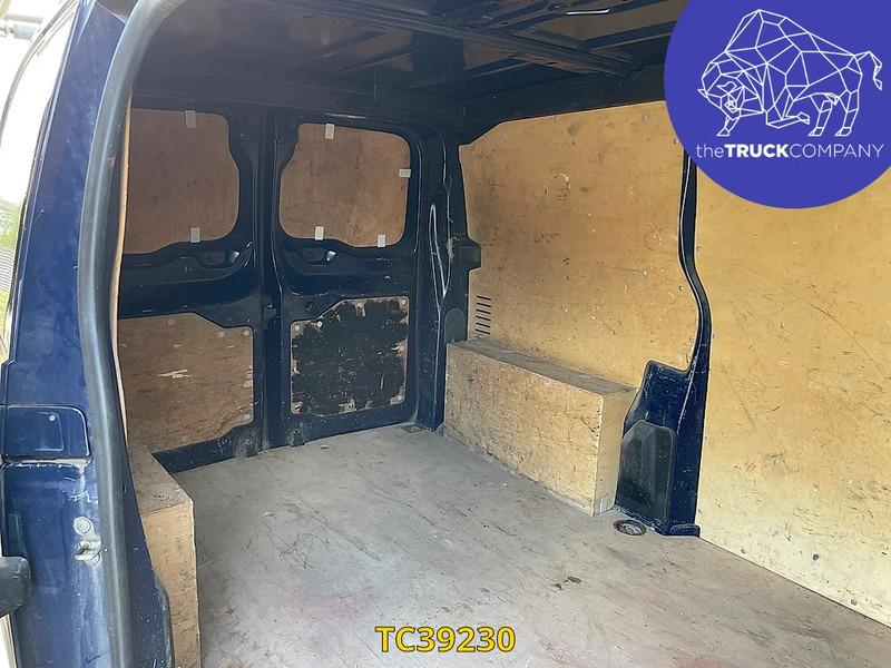 Furgoneta pequeña Peugeot Expert 2l 120cv: foto 10