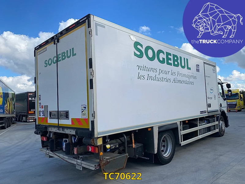 Renault D 320 - Camión caja cerrada: foto 4 Renault D 320 - Camión caja cerrada: foto 4