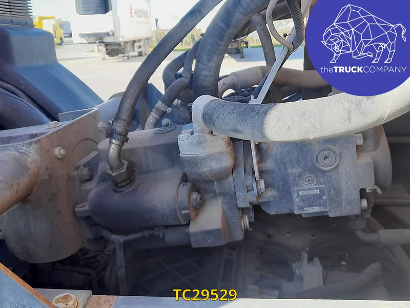 Renault Kerax 420 - Camión hormigonera: foto 5 Renault Kerax 420 - Camión hormigonera: foto 5