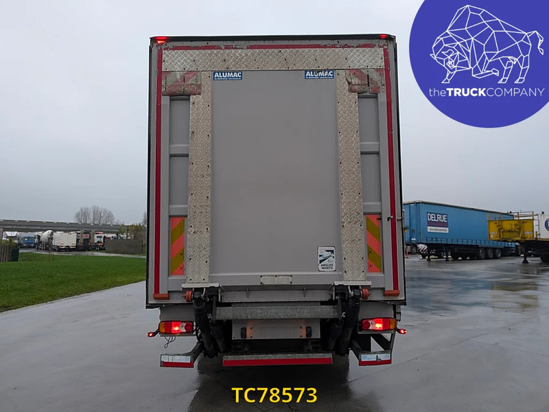 Renault Midlum 240 - Camión caja cerrada: foto 3 Renault Midlum 240 - Camión caja cerrada: foto 3