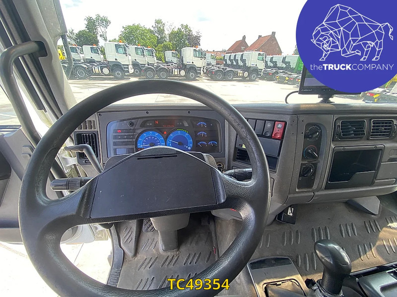 Renault Premium 270 - Camión cisterna: foto 5 Renault Premium 270 - Camión cisterna: foto 5
