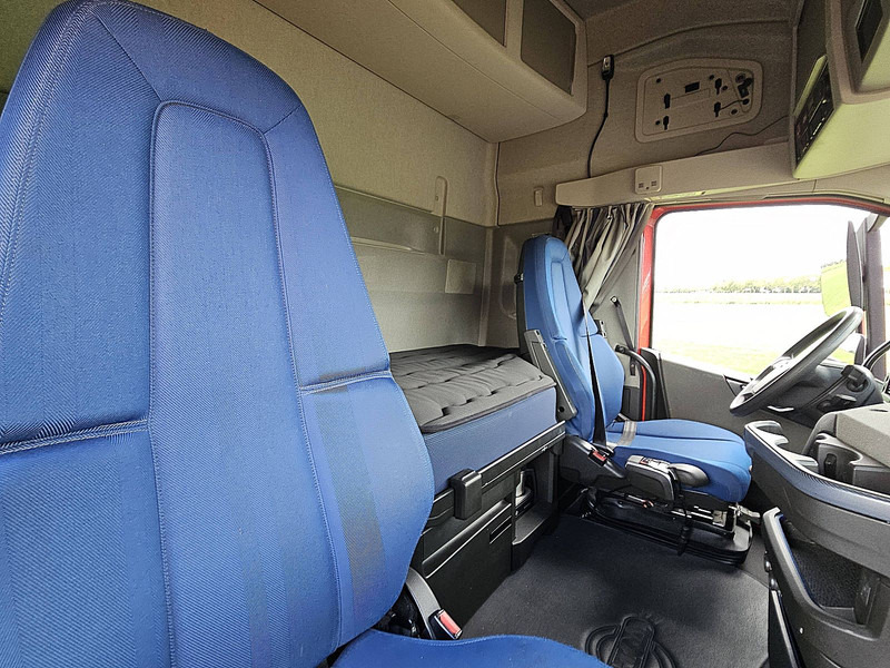 Cabeza tractora Volvo FH 460 XL 6X2 I-SAVE LED: foto 15 Cabeza tractora Volvo FH 460 XL 6X2 I-SAVE LED: foto 15