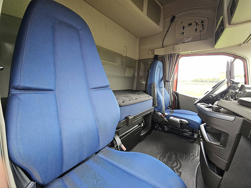 Cabeza tractora Volvo FH 460 XL 6X2 I-SAVE LED: foto 15 Cabeza tractora Volvo FH 460 XL 6X2 I-SAVE LED: foto 15