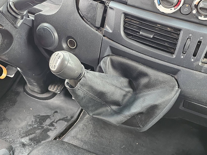 Camión caja cerrada Iveco 80E16 EUROCARGO MANUAL AIRCO: foto 11