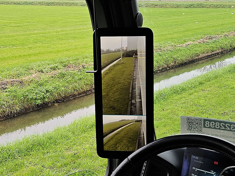 Camión caja cerrada Mercedes-Benz ACTROS 1833 DRIVING SCHOOL 65TKM: foto 10 Camión caja cerrada Mercedes-Benz ACTROS 1833 DRIVING SCHOOL 65TKM: foto 10