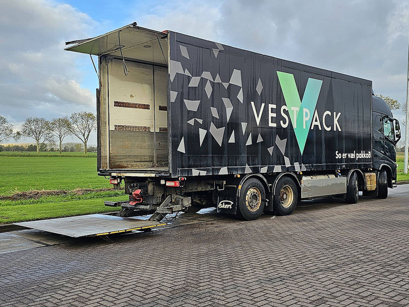 Volvo FH 16.750 8X2*6 - Camión caja cerrada: foto 3 Volvo FH 16.750 8X2*6 - Camión caja cerrada: foto 3