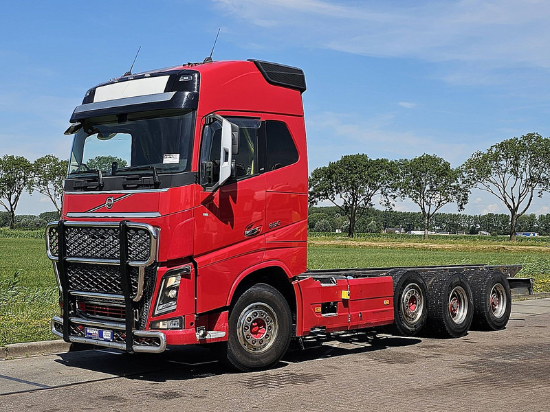 Volvo FH 650 8X4 RETARDER - Camión chasis: foto 2 Volvo FH 650 8X4 RETARDER - Camión chasis: foto 2