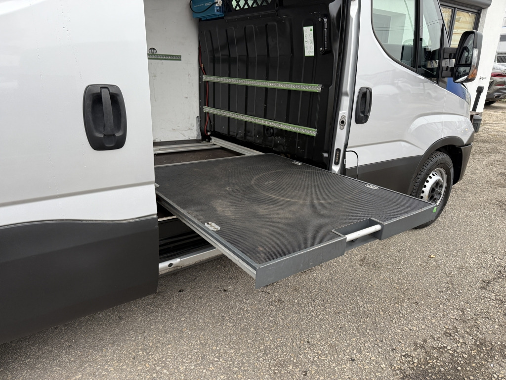 Iveco Daily 35S14 CNG Erdgas Klimaaut. Sitzheizung - Furgón: foto 5 Iveco Daily 35S14 CNG Erdgas Klimaaut. Sitzheizung - Furgón: foto 5