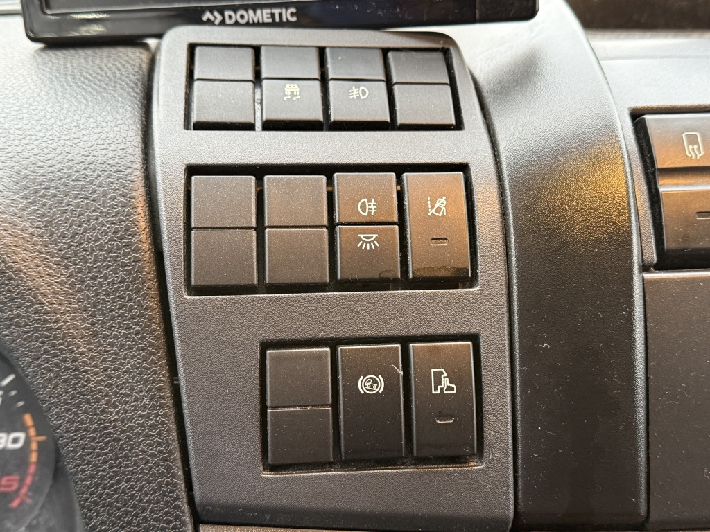 Iveco EC ML120E21/P CNG Erdgas Klima 7,2m Koff LBW+Tür - Camión caja cerrada: foto 3 Iveco EC ML120E21/P CNG Erdgas Klima 7,2m Koff LBW+Tür - Camión caja cerrada: foto 3