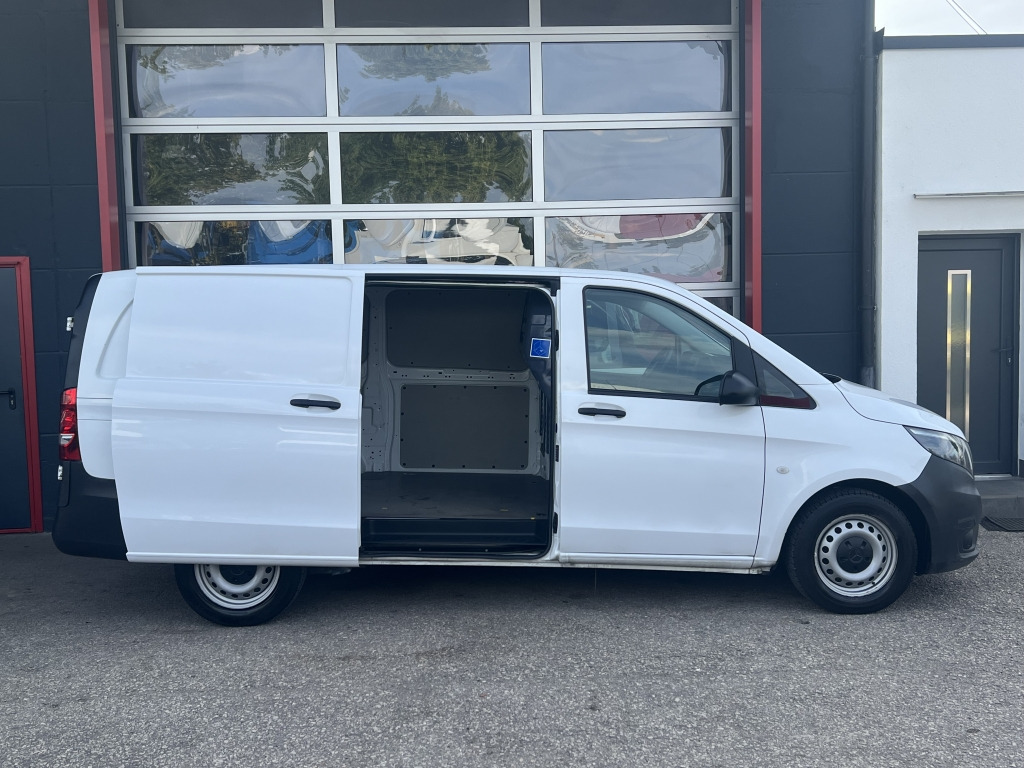 Mercedes-Benz Vito 110 CDI Lang Klima 3-Sitzer Heckflügeltüren - Furgoneta pequeña: foto 4 Mercedes-Benz Vito 110 CDI Lang Klima 3-Sitzer Heckflügeltüren - Furgoneta pequeña: foto 4