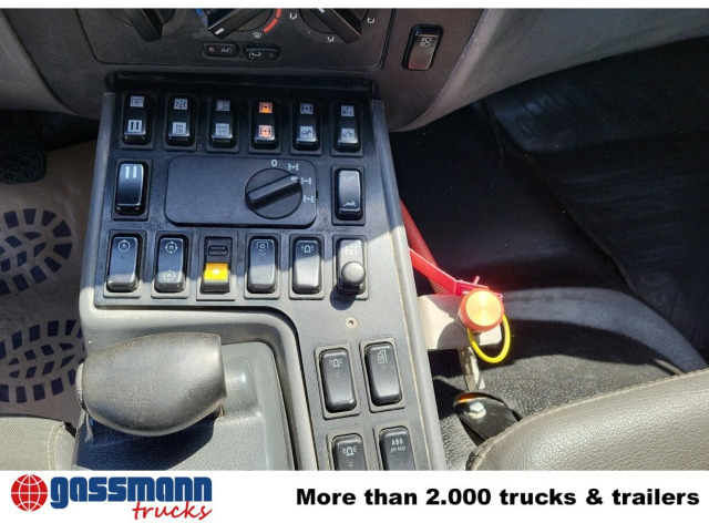 Unimog U 20 4x4, Zapfwelle, Kran Hiab 022D-3 HiDuo, - Furgoneta: foto 5 Unimog U 20 4x4, Zapfwelle, Kran Hiab 022D-3 HiDuo, - Furgoneta: foto 5