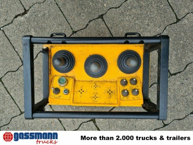 Mercedes-Benz Axor 1828 AK 4x4, Winterdienstausstattung, Kran - Camión volquete, Camión grúa: foto 2 Mercedes-Benz Axor 1828 AK 4x4, Winterdienstausstattung, Kran - Camión volquete, Camión grúa: foto 2