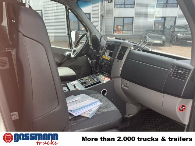 Mercedes-Benz Sprinter 516 CDI 4x2, Rettungswagen, Bi-Xenon - Furgón: foto 5 Mercedes-Benz Sprinter 516 CDI 4x2, Rettungswagen, Bi-Xenon - Furgón: foto 5