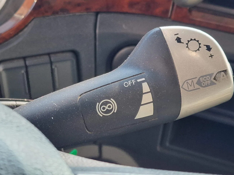 Cabeza tractora DAF XF 440 SpaceCab 4x2 - Full spoiler - Alloy wheels - Air horn - Light bar: foto 18 Cabeza tractora DAF XF 440 SpaceCab 4x2 - Full spoiler - Alloy wheels - Air horn - Light bar: foto 18