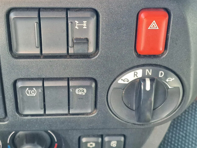 Cabeza tractora DAF XF 440 SpaceCab 4x2 - Full spoiler - Alloy wheels - Air horn - Light bar: foto 16 Cabeza tractora DAF XF 440 SpaceCab 4x2 - Full spoiler - Alloy wheels - Air horn - Light bar: foto 16