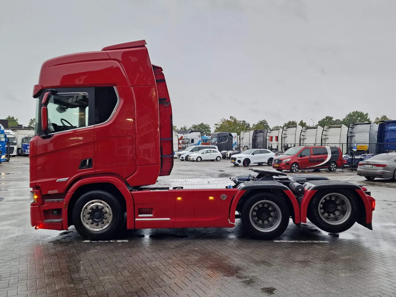 Scania R580 V8 NGS Highline 6x2 - Retarder - Leather - Full air - 3.15 WB - Navi - Led - No EGR - Cabeza tractora: foto 4 Scania R580 V8 NGS Highline 6x2 - Retarder - Leather - Full air - 3.15 WB - Navi - Led - No EGR - Cabeza tractora: foto 4