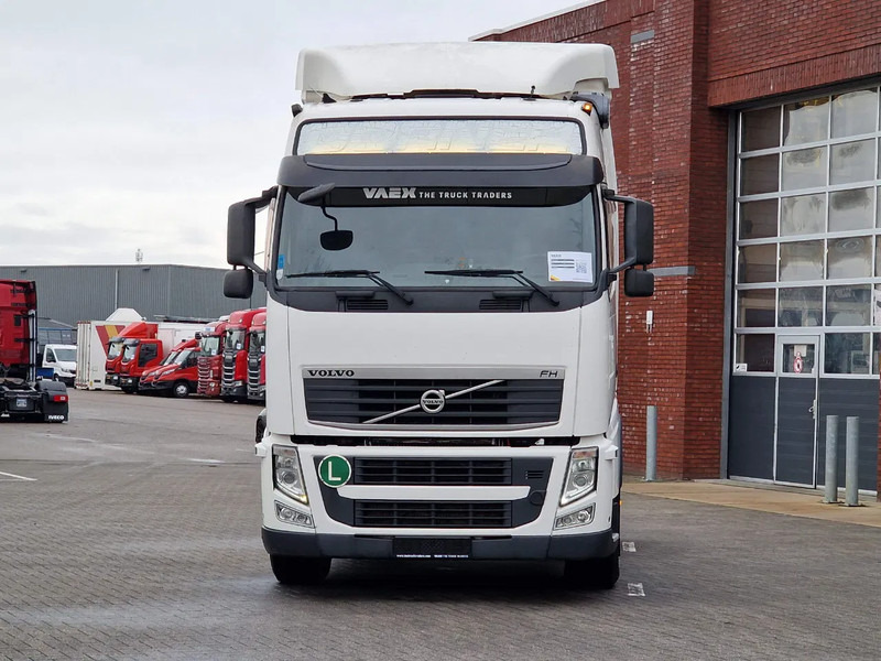 Volvo FH 13.460 Globetrotter 4x2 - Euro 5 EEV - 2x tank - Steel/Air - Fridge - Cabeza tractora: foto 2 Volvo FH 13.460 Globetrotter 4x2 - Euro 5 EEV - 2x tank - Steel/Air - Fridge - Cabeza tractora: foto 2