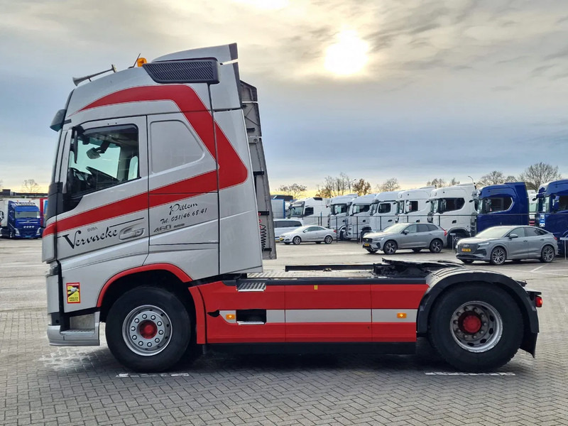 Volvo FH 13.460 Globetrotter 4x2 - PTO/Hydraulic - 2x tank - Steel/Air - Cabeza tractora: foto 4 Volvo FH 13.460 Globetrotter 4x2 - PTO/Hydraulic - 2x tank - Steel/Air - Cabeza tractora: foto 4