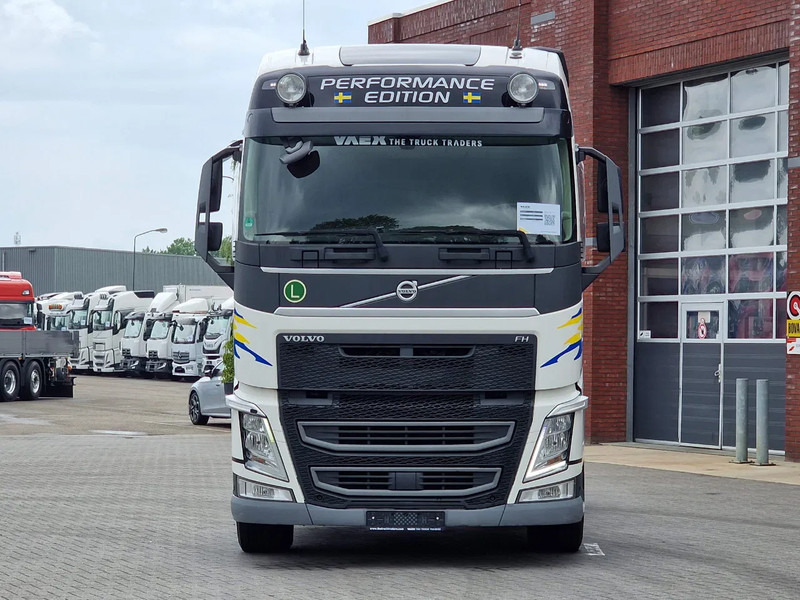 Volvo FH 13.500 Globetrotter 4x2 - I parkcool - Full air - Low KM 347Tkm - Fridge - Cabeza tractora: foto 3 Volvo FH 13.500 Globetrotter 4x2 - I parkcool - Full air - Low KM 347Tkm - Fridge - Cabeza tractora: foto 3