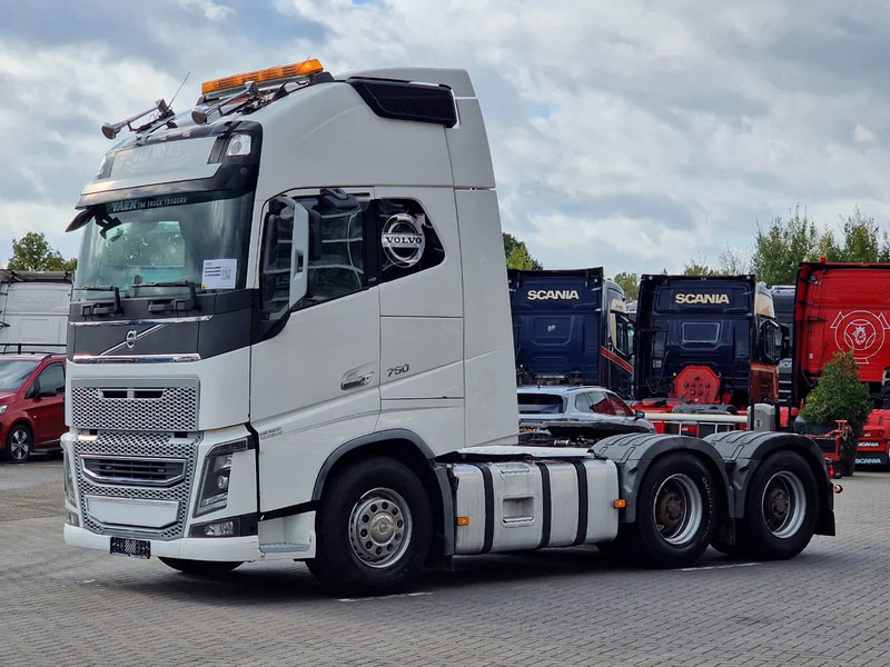 Volvo FH 16.750 Globetrotter XL 6x4 - Retarder - HUB Reduction - Low KM - Euro 5 - Cabeza tractora: foto 3 Volvo FH 16.750 Globetrotter XL 6x4 - Retarder - HUB Reduction - Low KM - Euro 5 - Cabeza tractora: foto 3