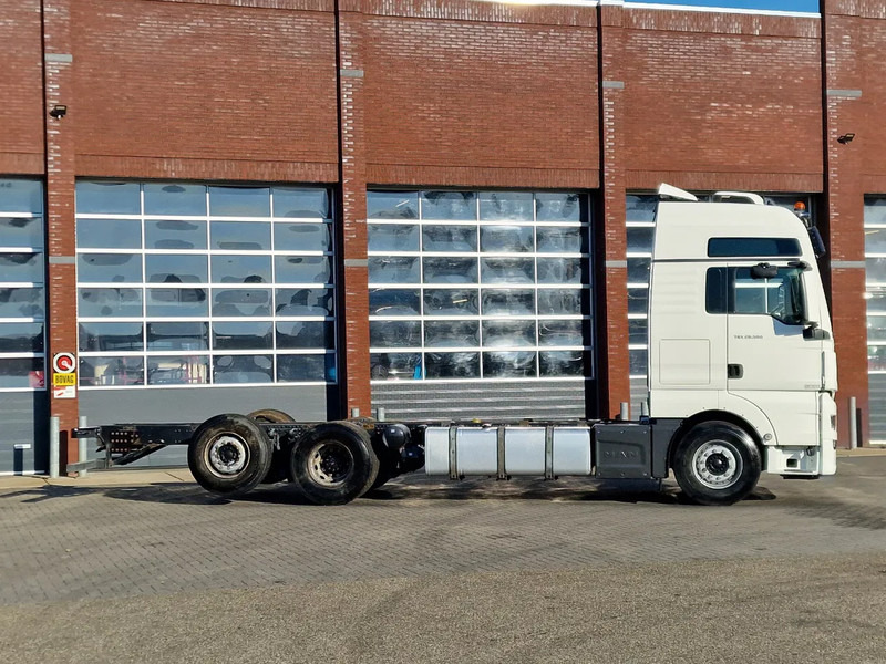 Camión chasis MAN TGX 26.500 6x2 XXL - Chassis - Full air - Night clima - AS Tronic -: foto 8