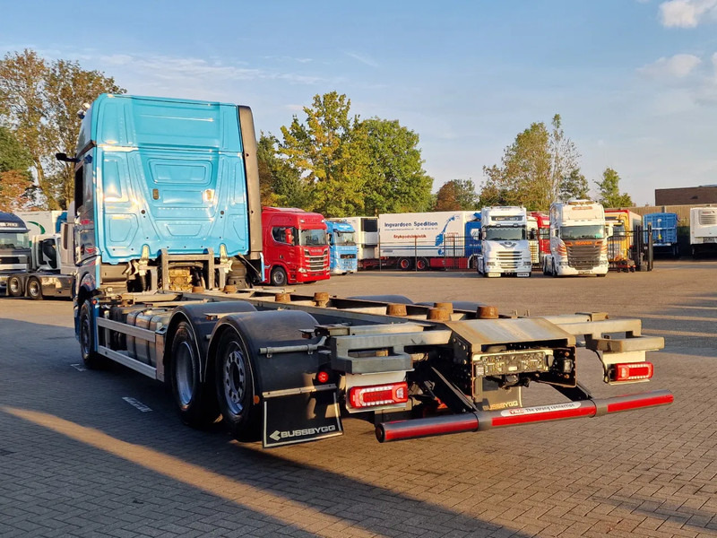Mercedes-Benz Actros 2553 6x2 - BDF - Retarder - 4.90 WB - Loadlift - Full air - Camión portacontenedore/ Intercambiable: foto 5 Mercedes-Benz Actros 2553 6x2 - BDF - Retarder - 4.90 WB - Loadlift - Full air - Camión portacontenedore/ Intercambiable: foto 5