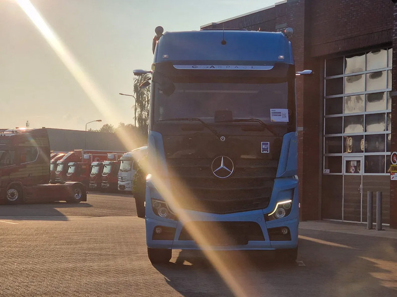 Mercedes-Benz Actros 2553 6x2 - BDF - Retarder - 4.90 WB - Loadlift - Full air - Camión portacontenedore/ Intercambiable: foto 2 Mercedes-Benz Actros 2553 6x2 - BDF - Retarder - 4.90 WB - Loadlift - Full air - Camión portacontenedore/ Intercambiable: foto 2
