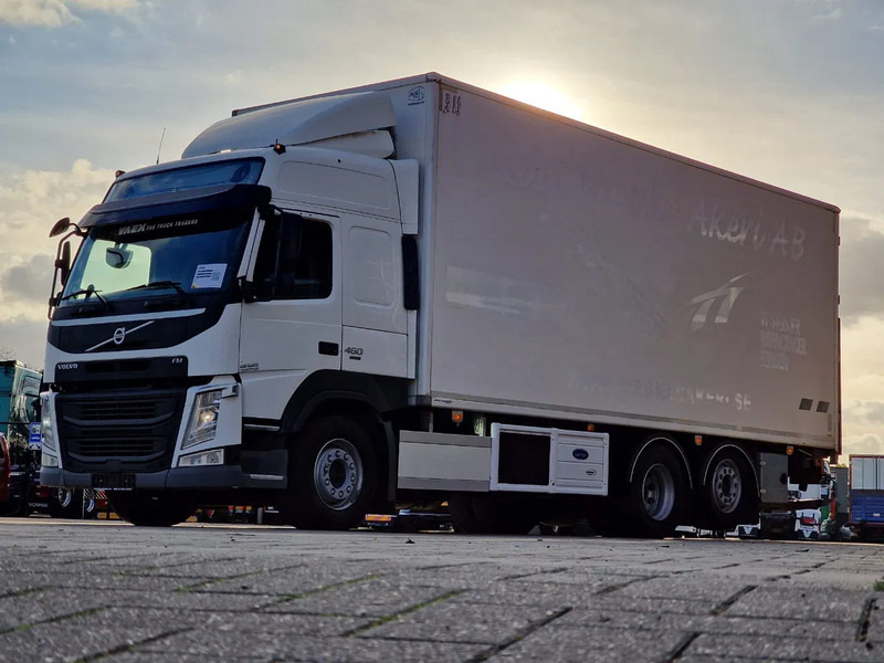Volvo FM 13.460 Globetrotter 6x2*4 - Frigo Carrier Supra 1150 U MT - Zepro loadlift - Steering axle - Camión isotérmico: foto 3 Volvo FM 13.460 Globetrotter 6x2*4 - Frigo Carrier Supra 1150 U MT - Zepro loadlift - Steering axle - Camión isotérmico: foto 3