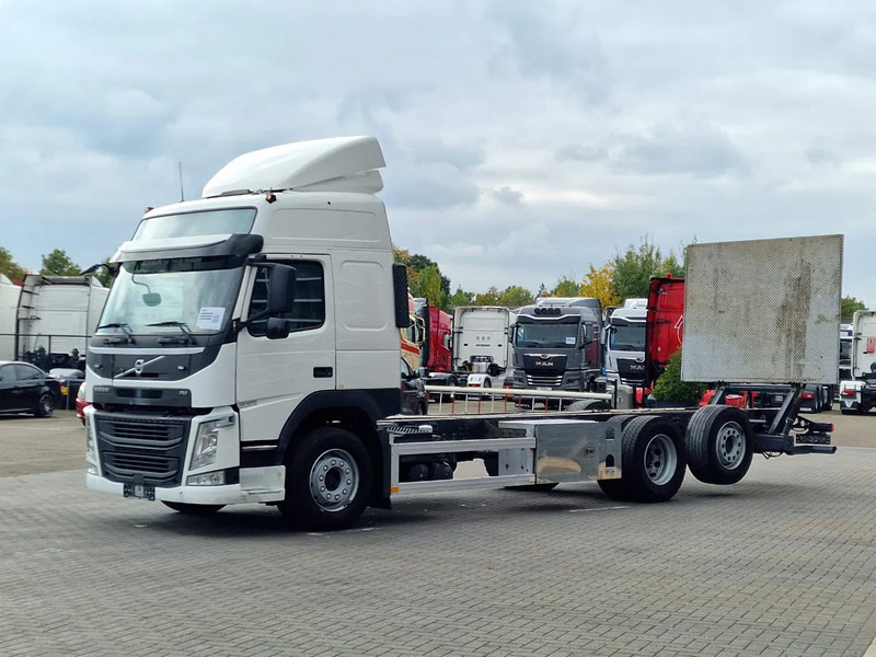 Volvo FM 380 Globetrotter 6x2 Chassis - Loadlift - 4.90 WB - Full air - Low KM - Camión chasis: foto 3 Volvo FM 380 Globetrotter 6x2 Chassis - Loadlift - 4.90 WB - Full air - Low KM - Camión chasis: foto 3