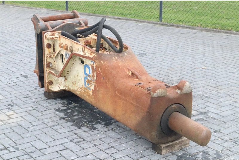 Furukawa F35 HAMMER | S70 | 25 TO 40 TON | HYDRAULIC BREAKER - Implemento para Maquinaria de construcción: foto 2 Furukawa F35 HAMMER | S70 | 25 TO 40 TON | HYDRAULIC BREAKER - Implemento para Maquinaria de construcción: foto 2