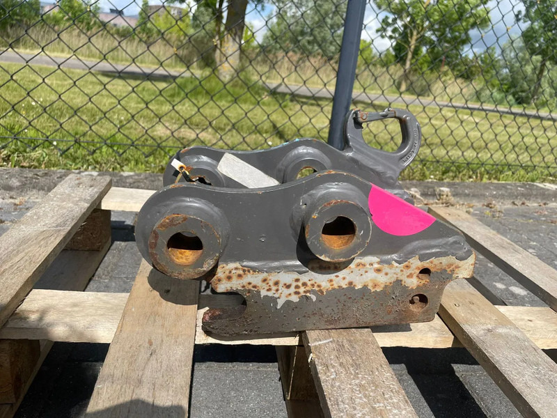 SMP S30 | HALF-AUTO QUICK COUPLER | SNELWISSEL | VOLVO EC18 - Cizalla de demolición para Maquinaria de construcción: foto 2 SMP S30 | HALF-AUTO QUICK COUPLER | SNELWISSEL | VOLVO EC18 - Cizalla de demolición para Maquinaria de construcción: foto 2