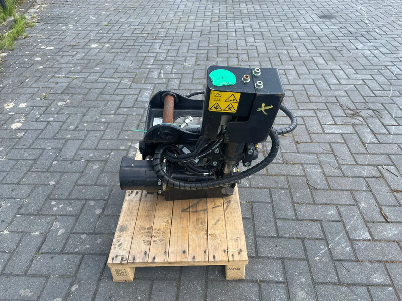 STEELWRIST X06 S40 | TILT ROTATOR | VLS | FPL | RF | NEW / UNUSED - Rotor basculante para Maquinaria de construcción: foto 4 STEELWRIST X06 S40 | TILT ROTATOR | VLS | FPL | RF | NEW / UNUSED - Rotor basculante para Maquinaria de construcción: foto 4