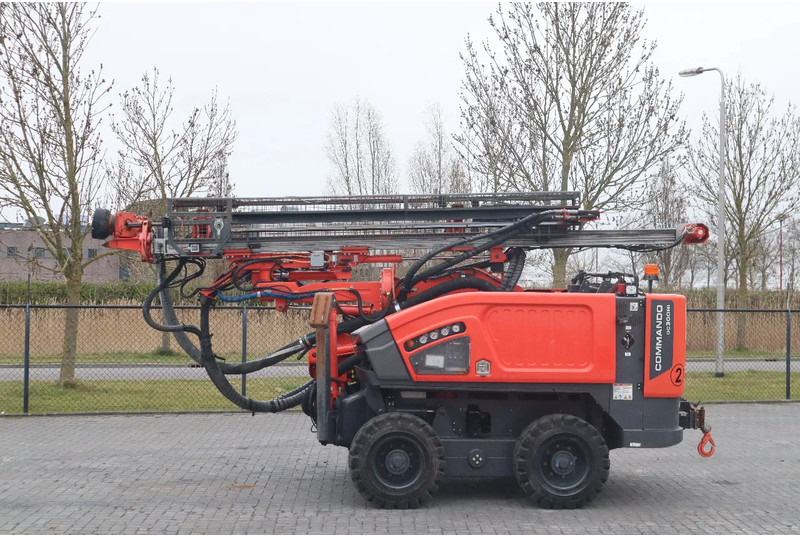Sandvik COMMANDO DC 300 RI S5 | ONLY 470 DRILLING HOURS - Perforadora: foto 4 Sandvik COMMANDO DC 300 RI S5 | ONLY 470 DRILLING HOURS - Perforadora: foto 4