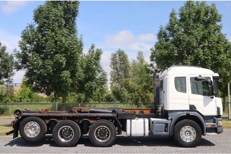 Scania P124-420 | 8X4 | HOOKLIFT | MANUAL | BIG AXLES | EURO 3 - Camión multibasculante: foto 4 Scania P124-420 | 8X4 | HOOKLIFT | MANUAL | BIG AXLES | EURO 3 - Camión multibasculante: foto 4