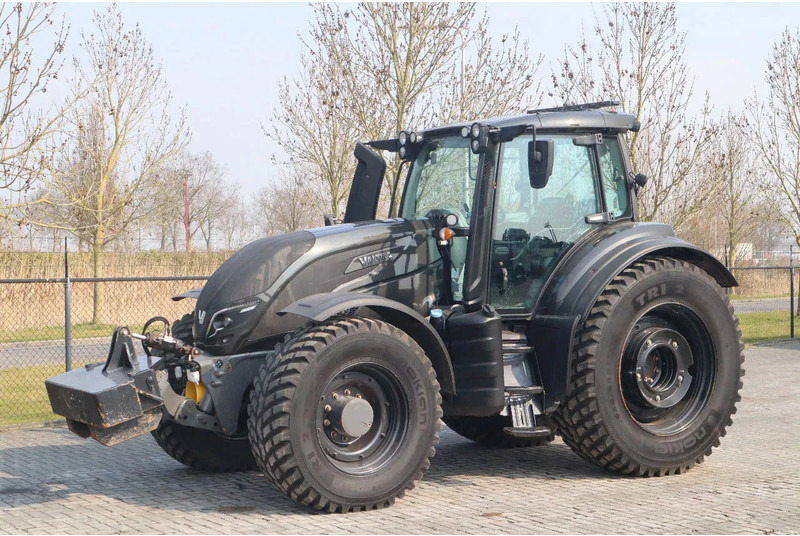 Valtra T234 D UNLIMITED | FRONT PTO | 53 KM/H | FULL OPTION - Tractor: foto 1 Valtra T234 D UNLIMITED | FRONT PTO | 53 KM/H | FULL OPTION - Tractor: foto 1