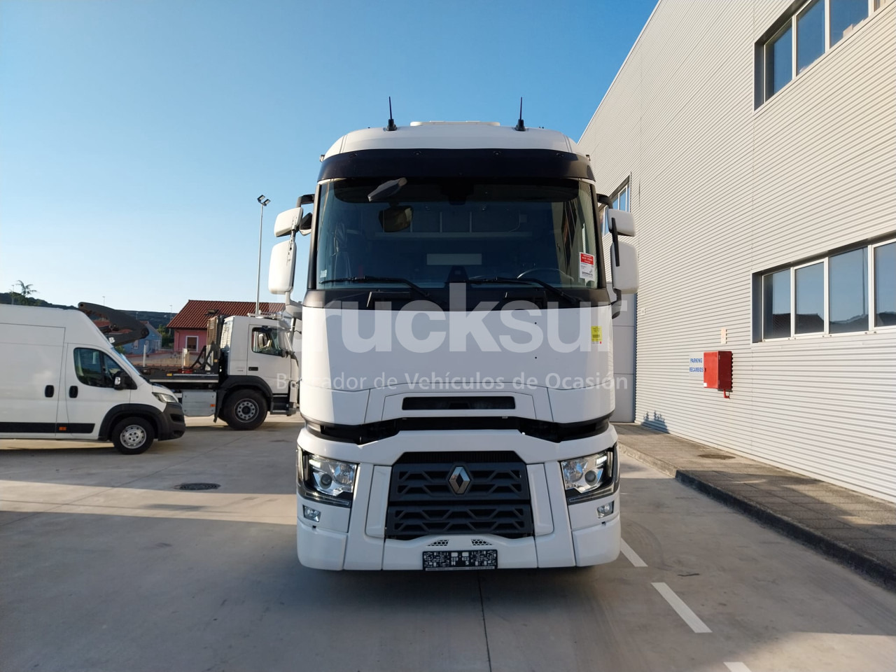 RENAULT T520 HIGH SLEEPER CAB - Cabeza tractora: foto 1 RENAULT T520 HIGH SLEEPER CAB - Cabeza tractora: foto 1