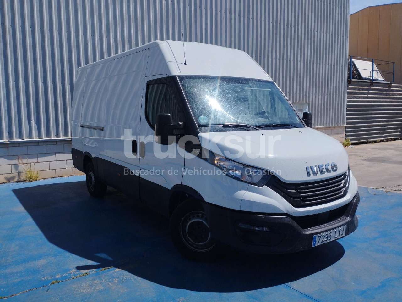 IVECO DAILY 35S16 F 12M3 - Furgoneta caja cerrada: foto 2 IVECO DAILY 35S16 F 12M3 - Furgoneta caja cerrada: foto 2