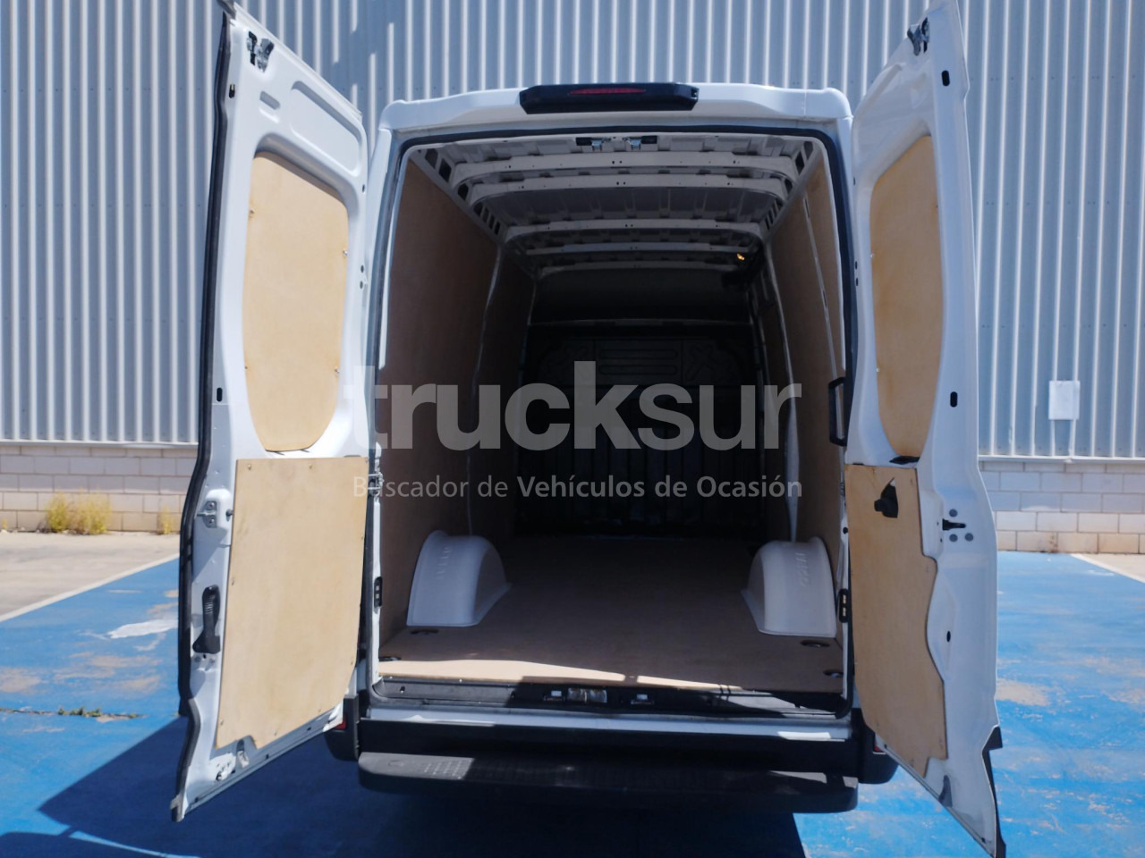 IVECO DAILY 35S16 F 12M3 - Furgoneta caja cerrada: foto 5 IVECO DAILY 35S16 F 12M3 - Furgoneta caja cerrada: foto 5
