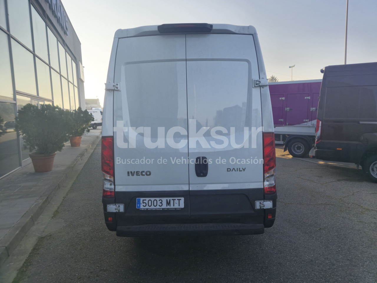 IVECO DAILY 35S16V 12M3 - Furgoneta caja cerrada: foto 5 IVECO DAILY 35S16V 12M3 - Furgoneta caja cerrada: foto 5