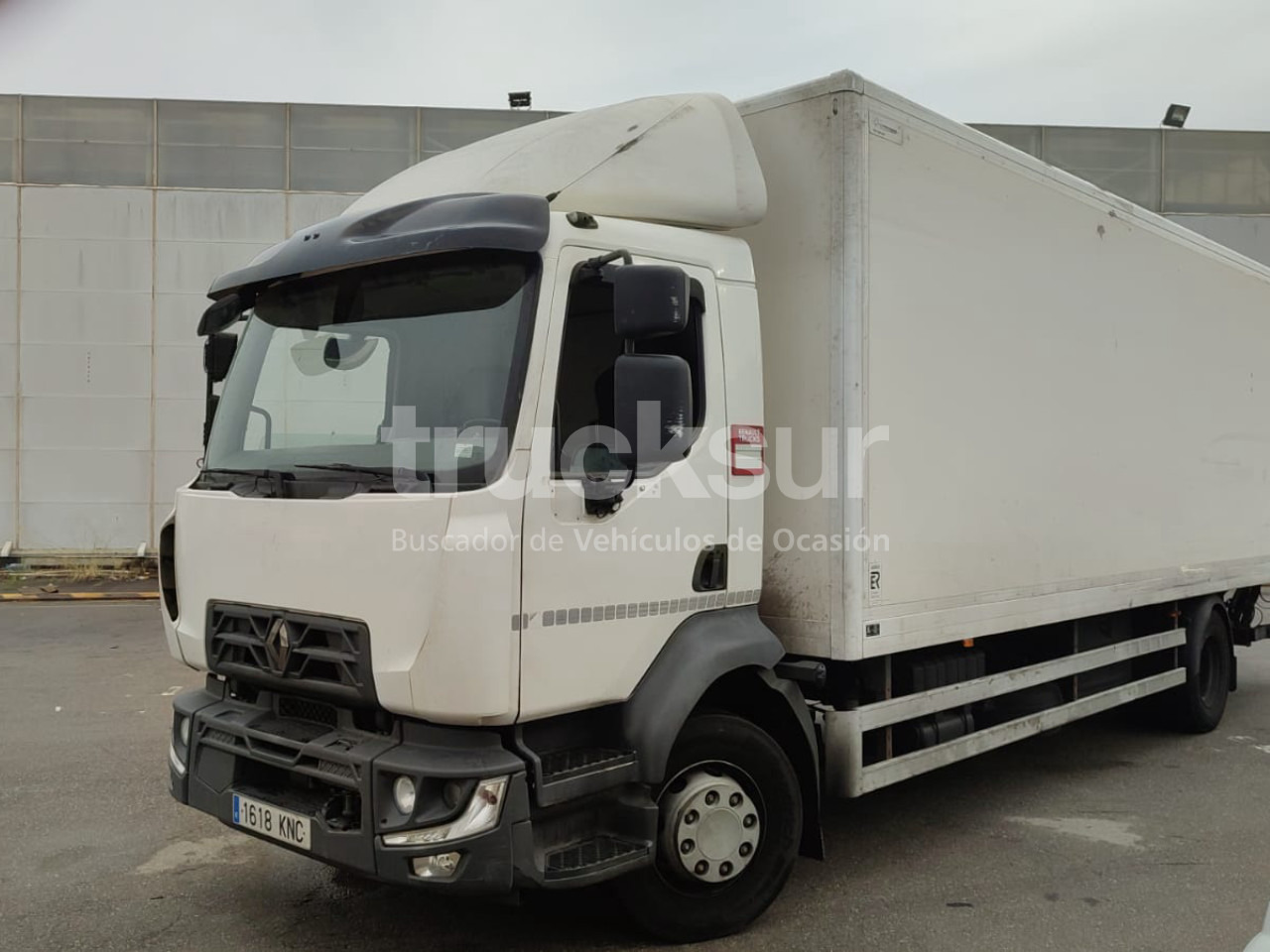 RENAULT D 14.240 - Camión caja cerrada: foto 1 RENAULT D 14.240 - Camión caja cerrada: foto 1