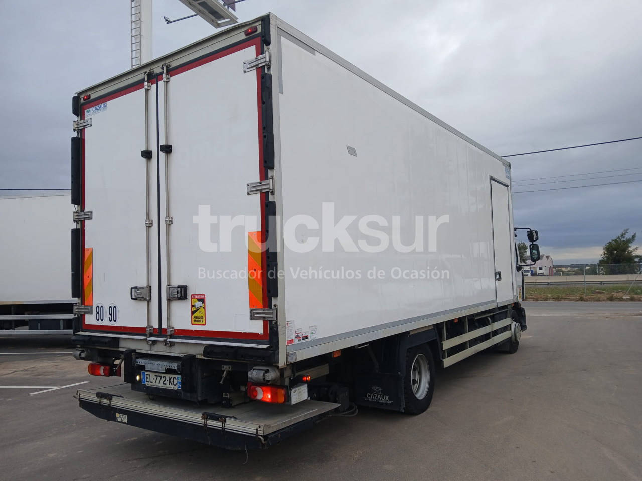 RENAULT D13.240 - Camión frigorífico: foto 3 RENAULT D13.240 - Camión frigorífico: foto 3