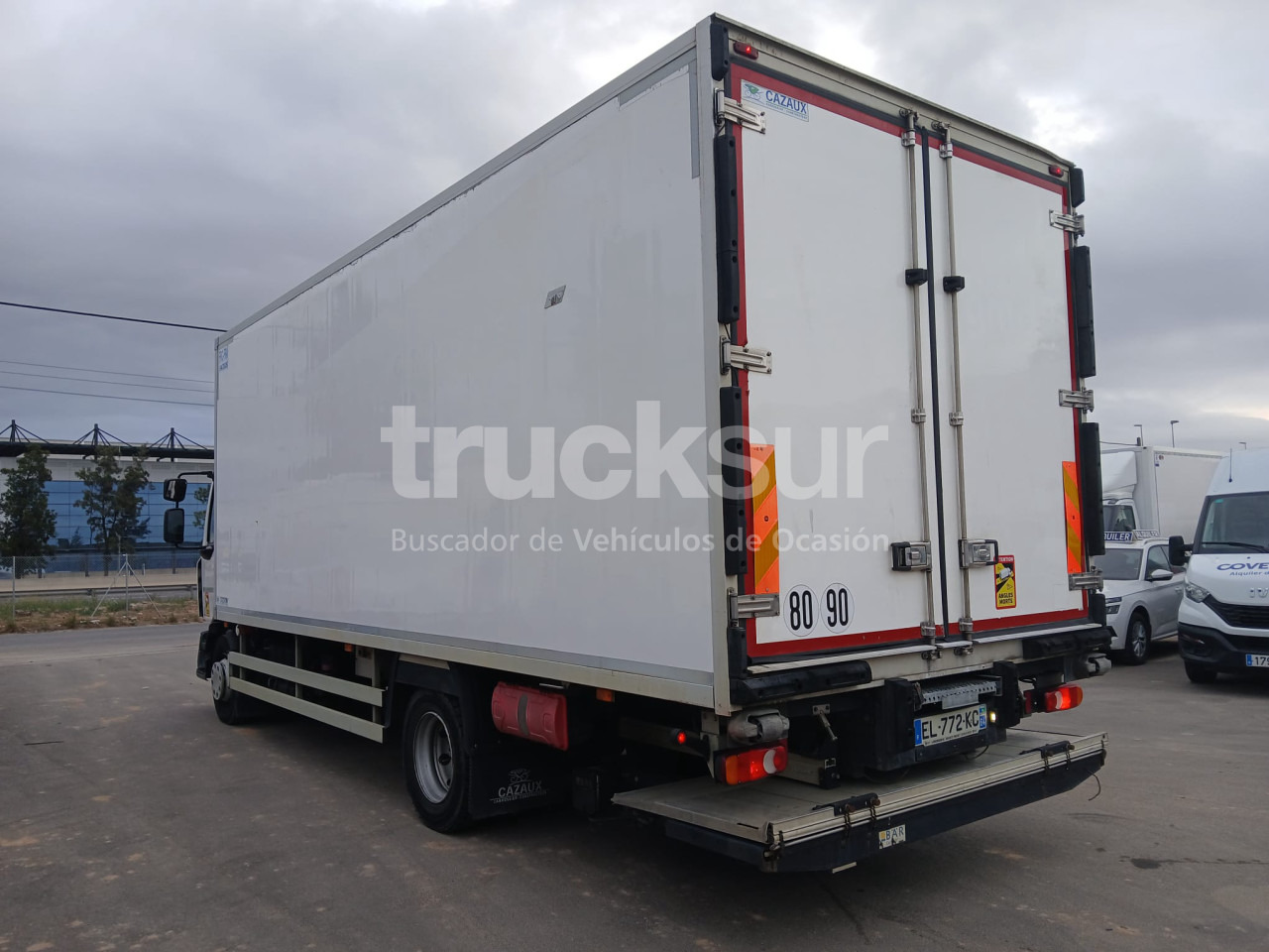 RENAULT D13.240 - Camión frigorífico: foto 4 RENAULT D13.240 - Camión frigorífico: foto 4