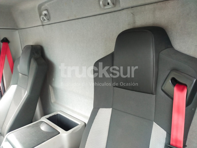 Camión caja cerrada RENAULT D16.250: foto 7