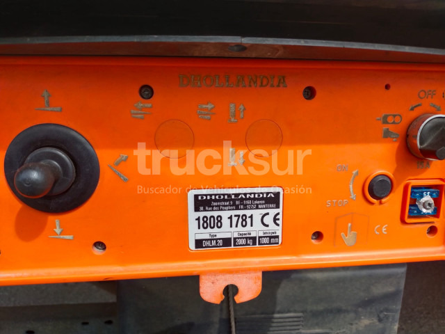 Camión caja cerrada RENAULT D16.250: foto 17