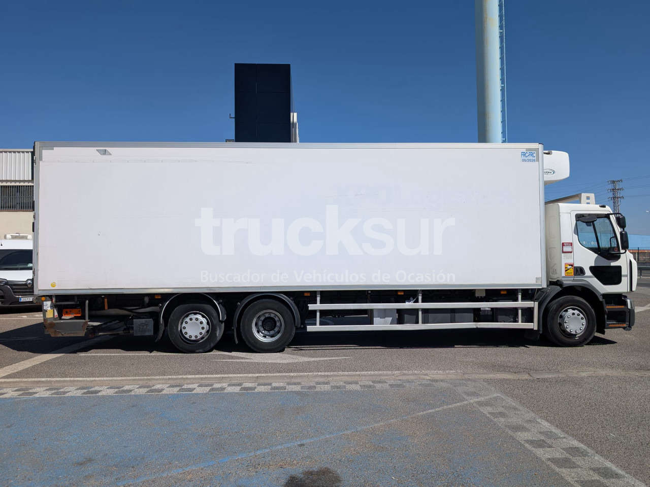 RENAULT D320.26 ejes 6x2*4 - Camión frigorífico: foto 5 RENAULT D320.26 ejes 6x2*4 - Camión frigorífico: foto 5