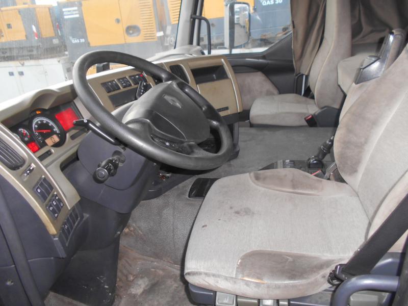 Foto del interior 1: Cabeza tractora Renault Premium 450 DXI Foto del interior 1: Cabeza tractora Renault Premium 450 DXI